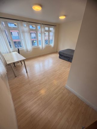 34a, Black Horse Lane, London photo 4
