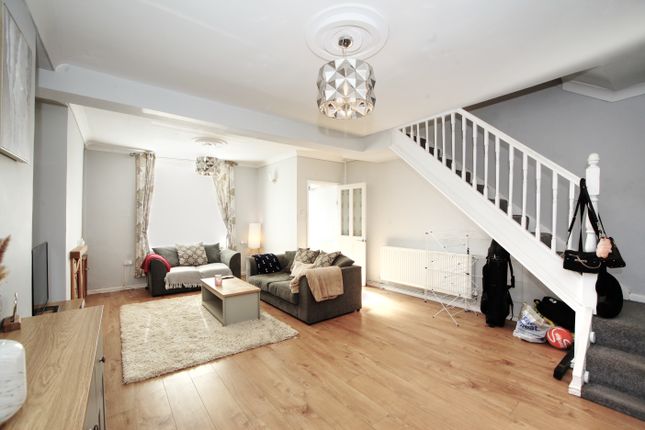 18, Bedlinog Terrace, Treharris photo 4