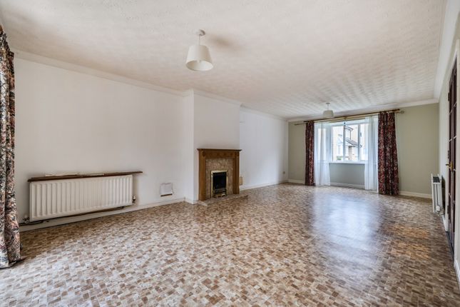 1, Hodgson Close, Bicester photo 4
