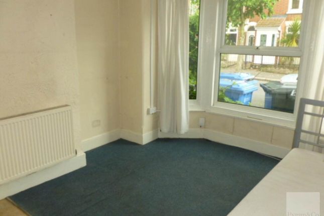 Room      Rosebery Road, Norwich photo 2