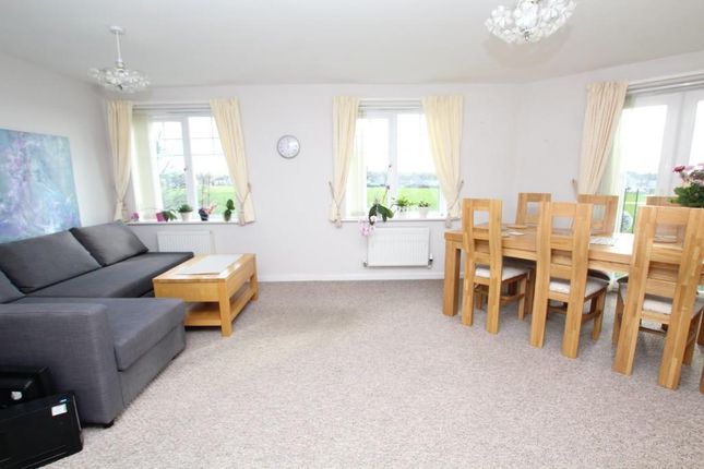 Flat for sale in Dunhill Avenue, Coventry