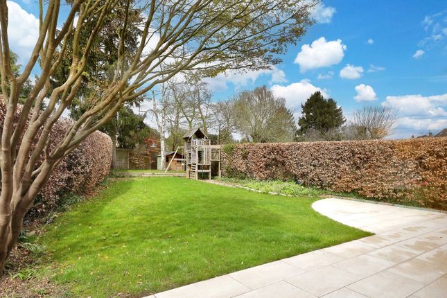 Country house for sale in Crispin Way, Farnham Common, Slough, Buckinghamshire