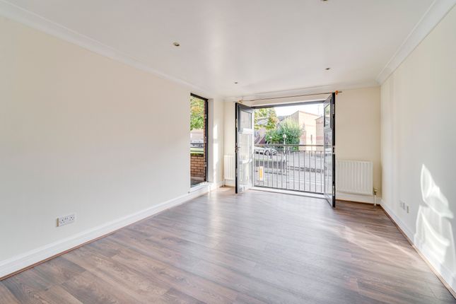 2-bed flat on Flat 2 The Citadel, 29, Beaumont Rise, Crouch End, £437,500