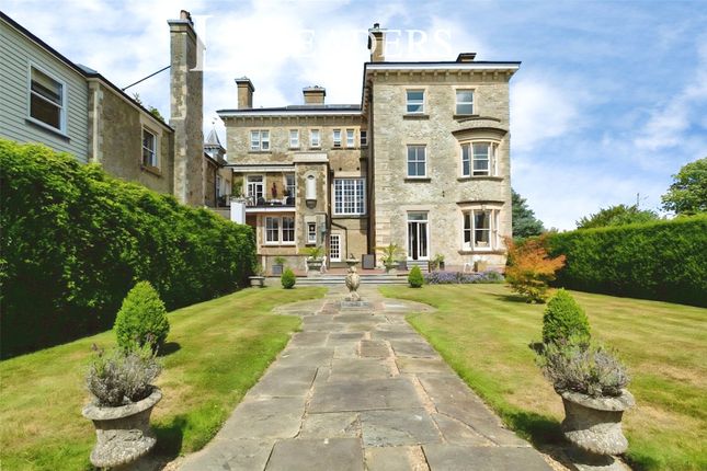 3-bed flat on 2,, Emmetts House, Sevenoaks, £850,000