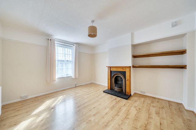 92, Glastonbury Road, Morden photo 2