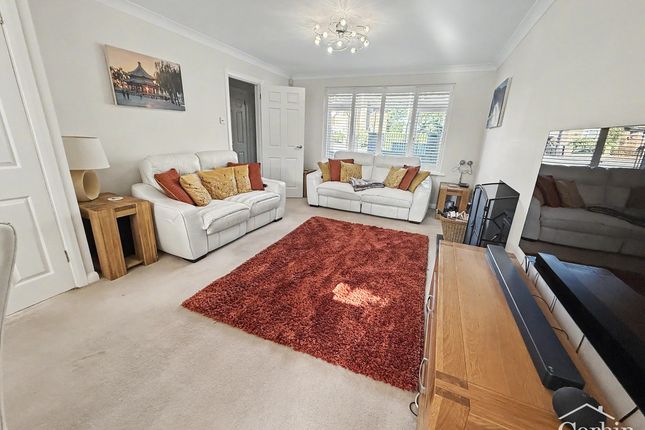 De Courtenai Close, Bournemouth photo 4