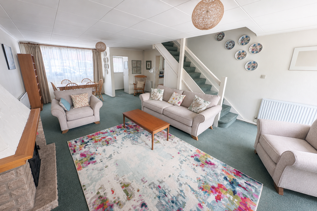 35, Templewood Court, Hadleigh photo 4