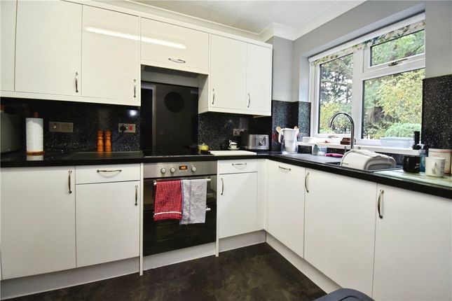 1, Fleming Court, North Baddesley photo 4