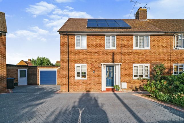 Thumbnail Semi-detached house for sale in Raymonds Close, Welwyn Garden City