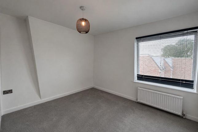 25, Rosemont Court, Alphington, Exeter photo 4