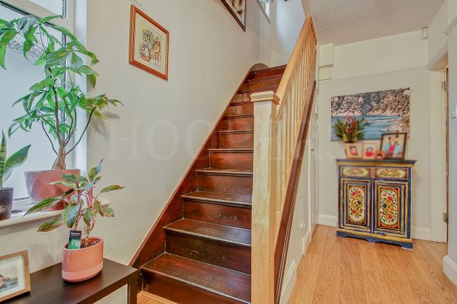 7, Alder Grove, London photo 2