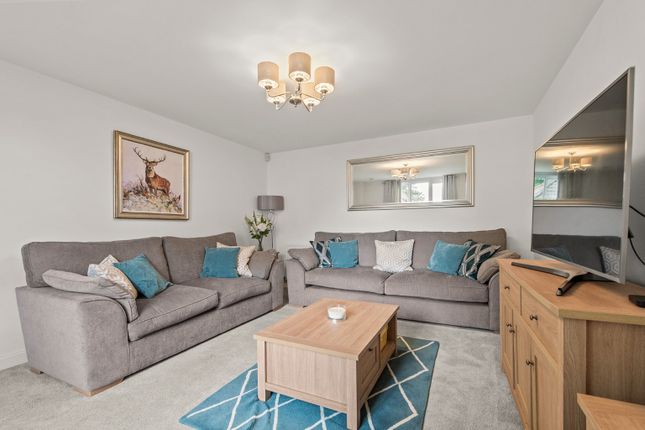 26 Howatston Court, Livingston, West Lothian photo 4