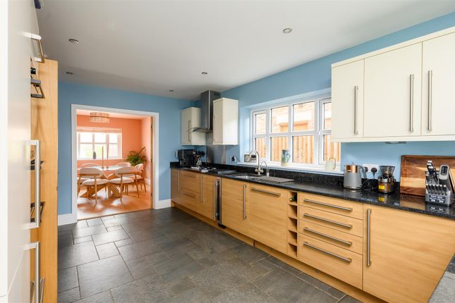 1, Warwick Close, York photo 4
