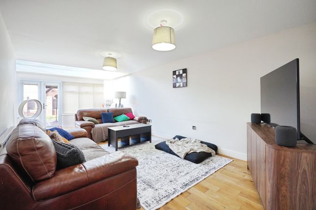 39, Usbourne Way, Leicestershire photo 4