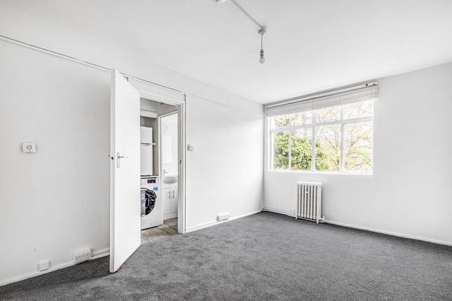 Kfh-44_Romney_Court-