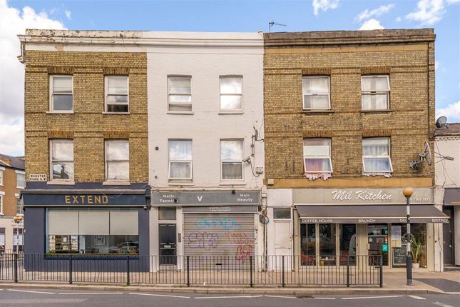 Flat First Floor, 318, Munster Road, London photo 4