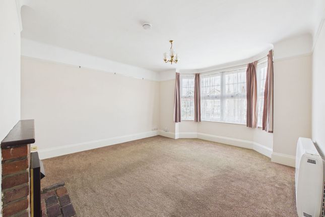 Flat 2, 24 Church Walk, Worthing photo 2