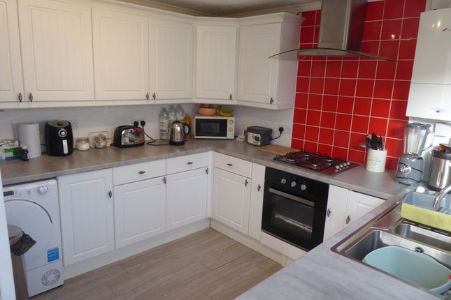 3, Broughton Park, Shoreditch, Taunton, Somerset photo 2
