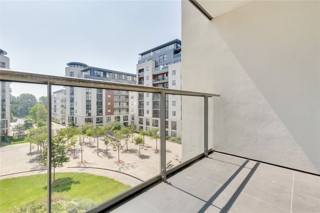 Thumbnail Flat to rent in Hyperion Tower, Pump House Crescent, Brentford