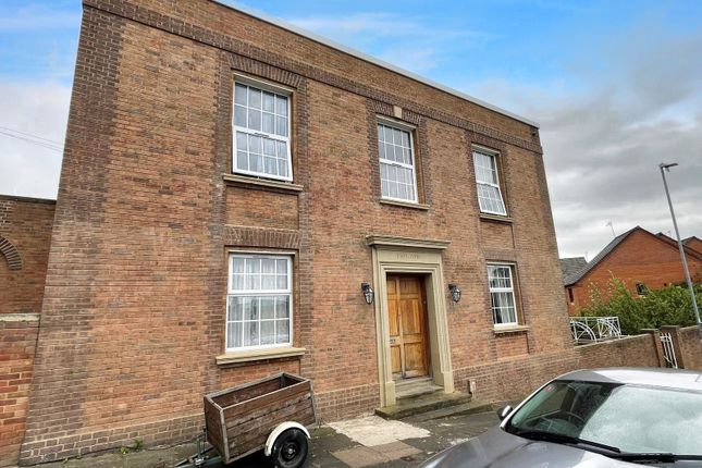 Thumbnail Property to rent in Castle Road, Kidderminster