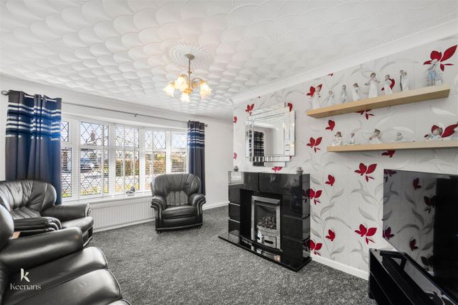 8, Milton Close, Rossendale photo 2