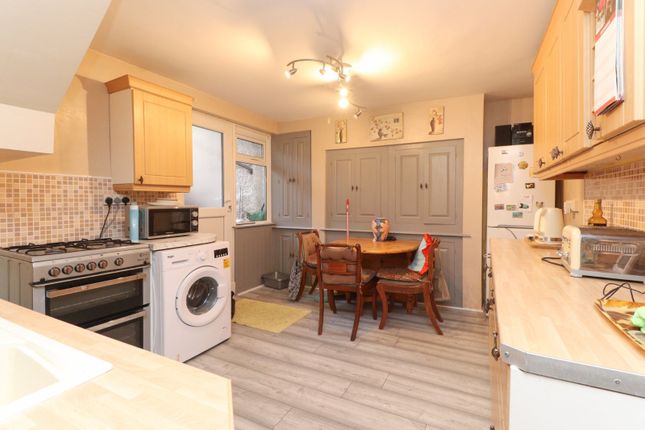Lower Floor Maisonette, 58, Trinity Square, Kent photo 2