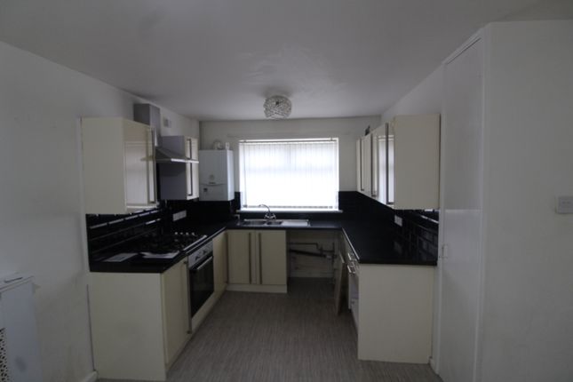 Town house to rent in Walton Road, Liverpool
