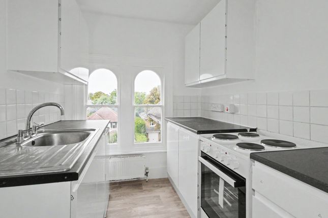 Flat 4  10 , Arnison Road, East Molesey, Surrey photo 3