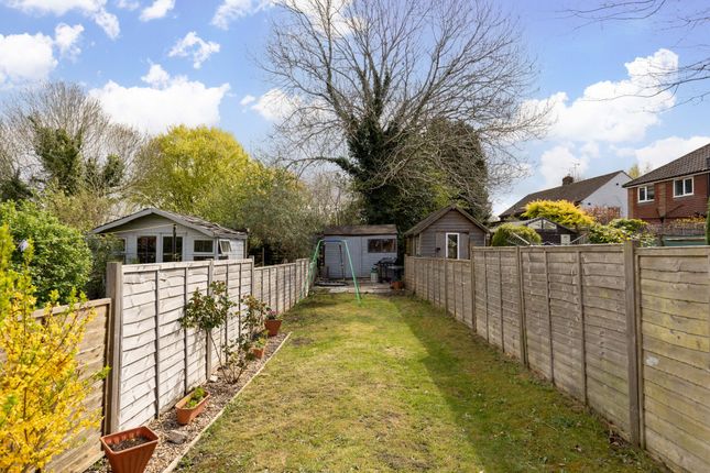 38 Maypole Road, East Grinstead photo 2