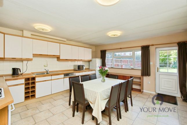105, Priorylands, Burton-on-Trent photo 3