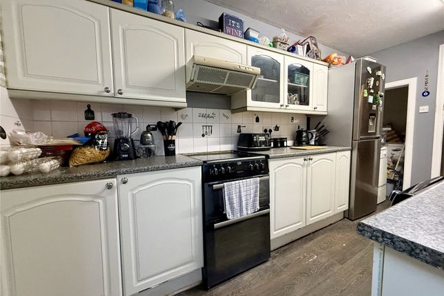 27, St. Hilda Street, East Riding of Yorkshire photo 3