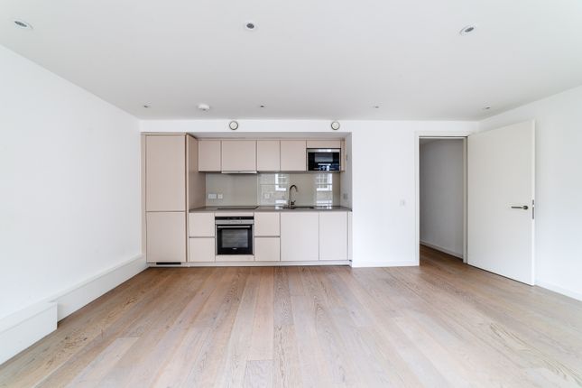 Thumbnail Flat to rent in Fouberts Place, London