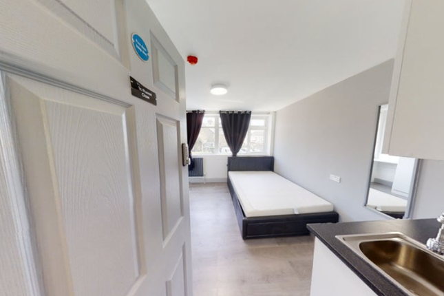 13, Russet Close, Uxbridge photo 4