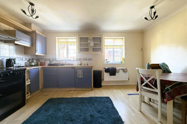 33, Waterside, York photo 2