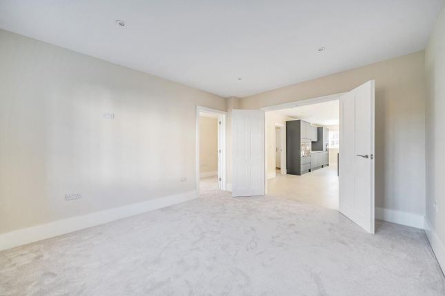 1 Primary Place, The Street, Maidstone photo 4