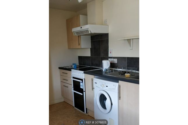 Elgar Road, Reading photo 4