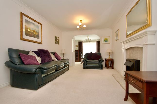 12 Flawn Way, St. Neots photo 2