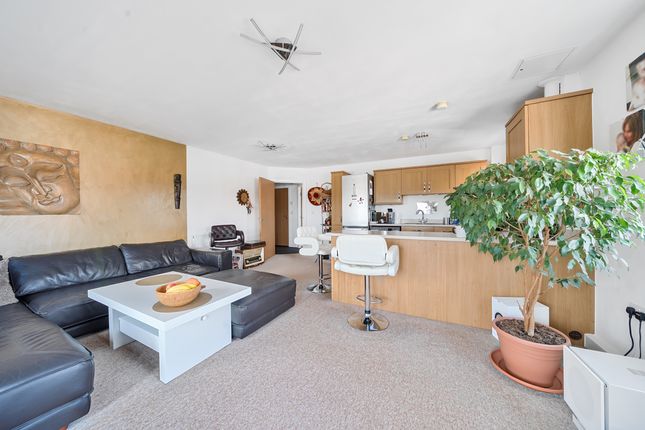 104 Waterside House, Taunton photo 4