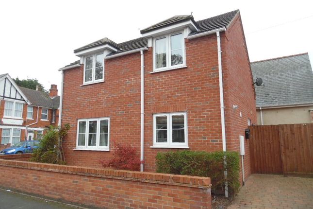 Detached house to rent in Roseberry Avenue, Skegness