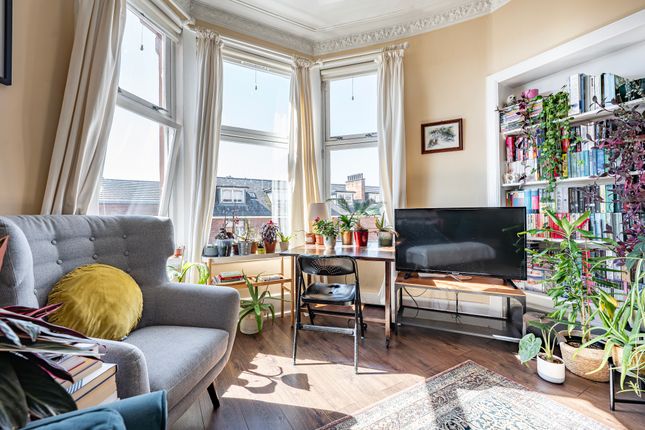 Flat 2/2, 121 Craigpark Drive, Dennistoun, Glasgow photo 4