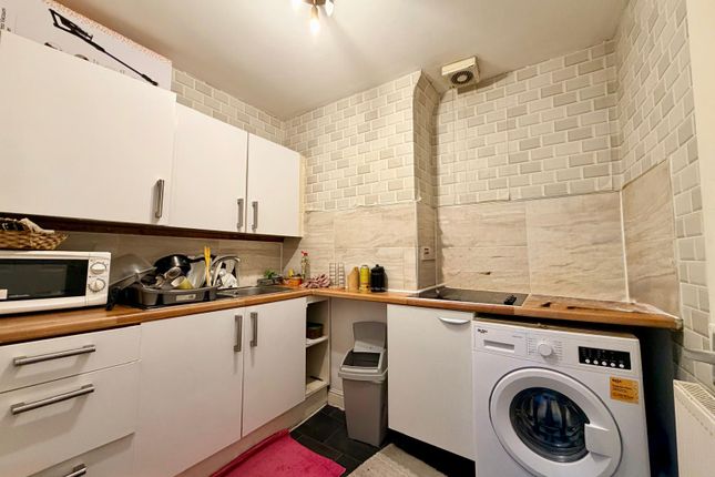 First Floor, 734A, Oldham Road, Manchester photo 5