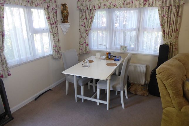 4, Peters Road, Lone Pine Park, Ferndown, Dorset photo 4