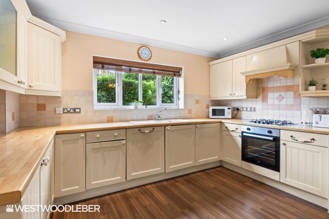 7 Riverbank Cottages, Station Road, Broxbourne photo 4