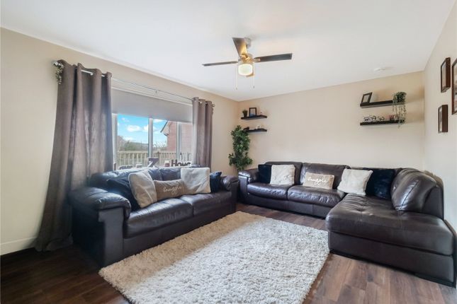 32, Blaeberry Drive, Inverkip photo 2