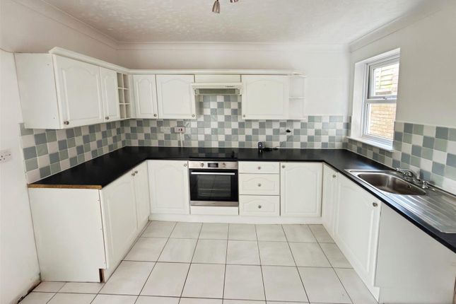 Flat A, 9, Kendal Road, Lowestoft photo 4