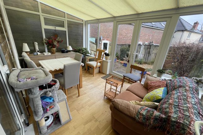 35, Oak Drive, Crewkerne photo 3