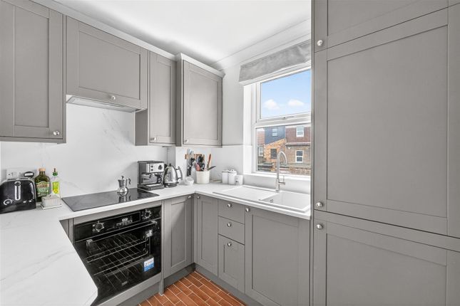 First Floor Flat, 36, Wellington Road, Walthamstow photo 5