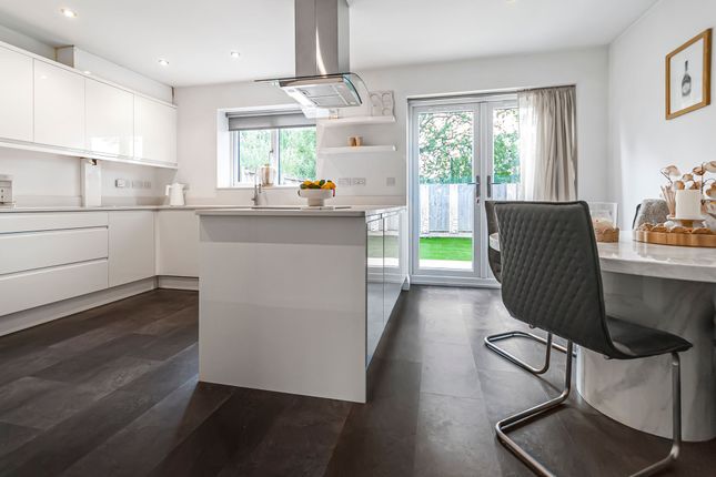 92a Manchester Road, High Peak photo 3
