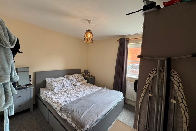 13, Exeter photo 3
