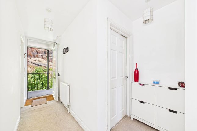 13 Albert Court photo 3